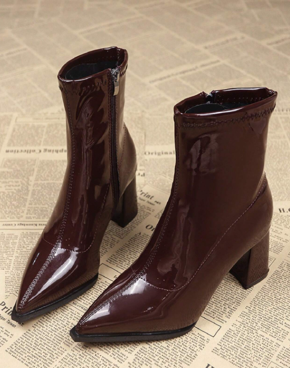 Pointed Toe Patent Leather Mid-Calf Chunky Heel Boots.