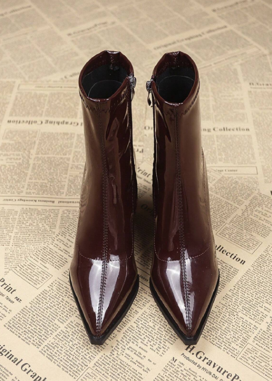 Pointed Toe Patent Leather Mid-Calf Chunky Heel Boots.