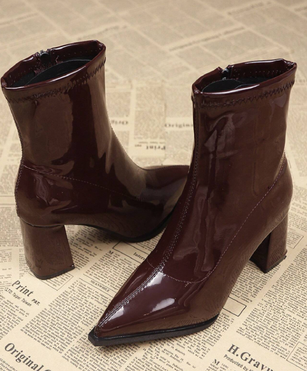 Pointed Toe Patent Leather Mid-Calf Chunky Heel Boots.